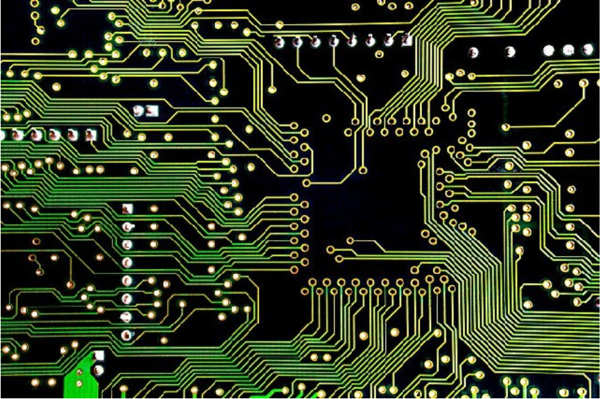 自己設(shè)計 PCB 電路板，需要學習哪些科目？